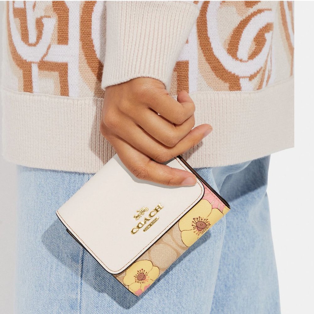 Coach Small Trifold Wallet In Signature Canvas With Floral Cluster Print - Picture 4 of 12